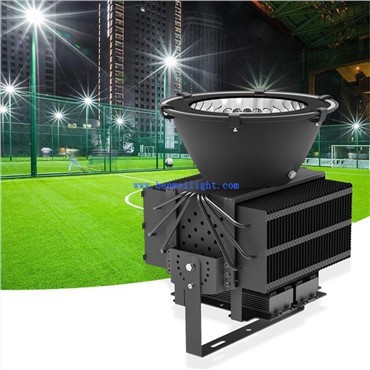 750ワット相当のブラックLED工業用ハイベイライト