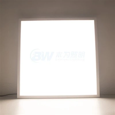 600×600のバックライト付きLEDパネルライト
