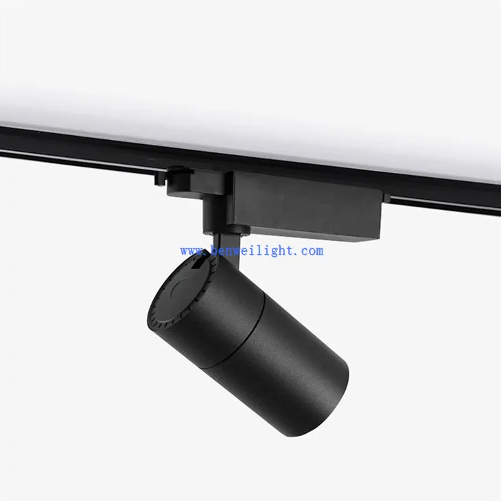 ズーム可能なトラック ライト