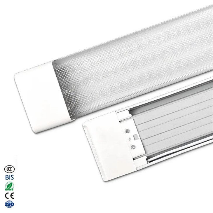 1200mm LED Triproof バテン照明器具